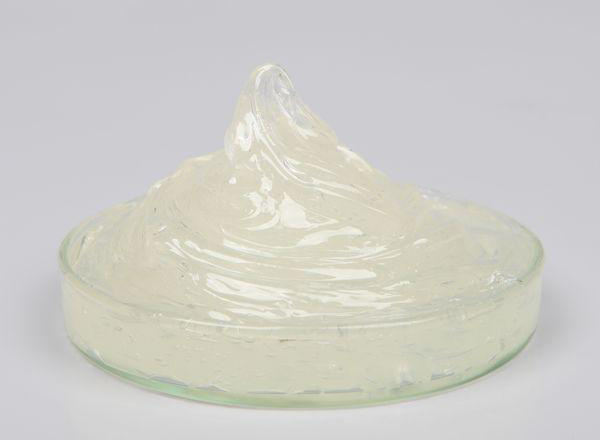 潤滑脂在使用中質(zhì)量會(huì)發(fā)生哪些變化？又怎樣判斷呢？